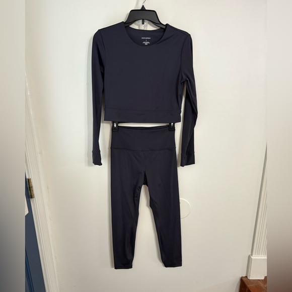 Banana Republic Women's charcoal Long Sleeve Crop Top & Leggings Set Size Small - Picture 1 of 8